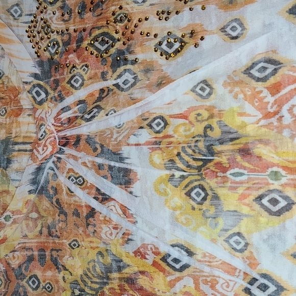 EUC Maurices Geometric Short Sleeve V-Neck Tee - Picture 6 of 9